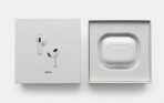 Premium Wireless Earbuds RRW04 Lightning Charging Case - Image 4